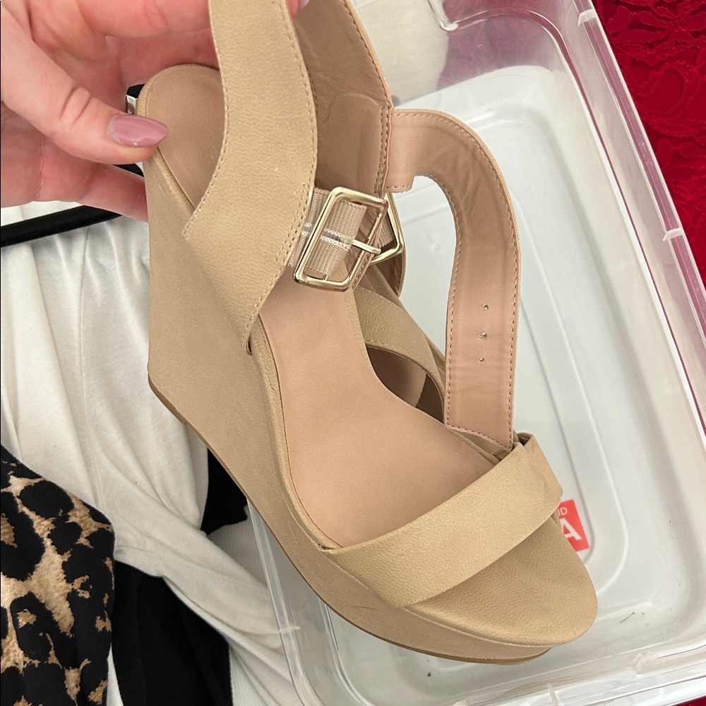 Elegant Tan Wedge Sandals